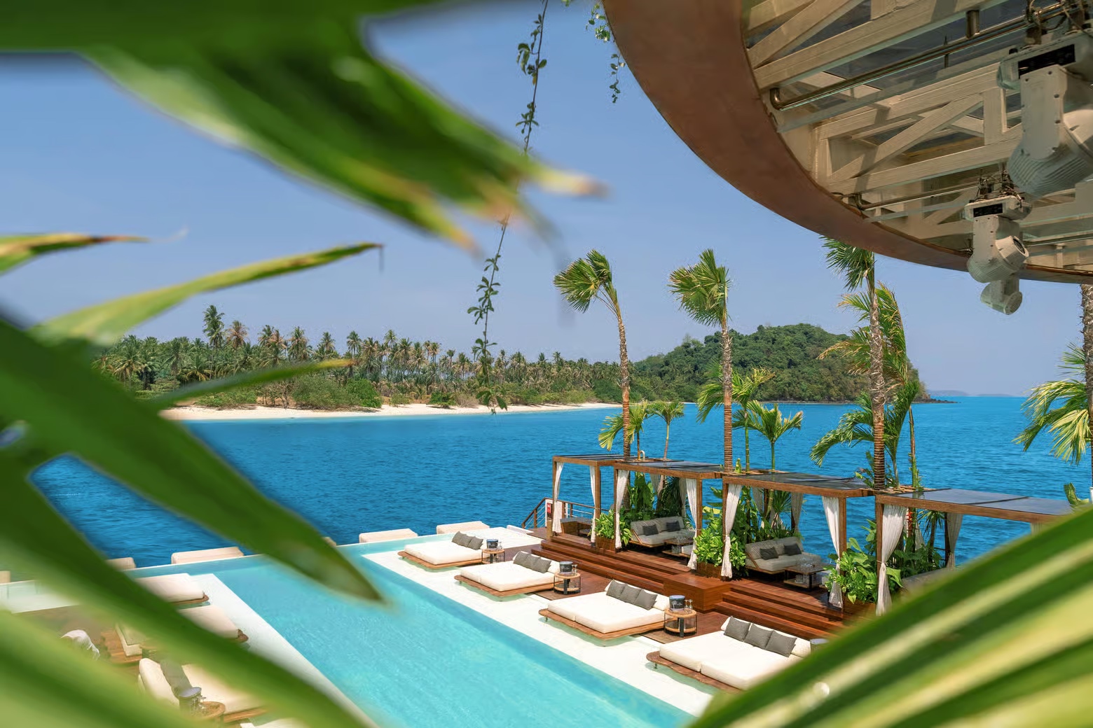 Floating Beach Club Experience gallery view 3 of 23